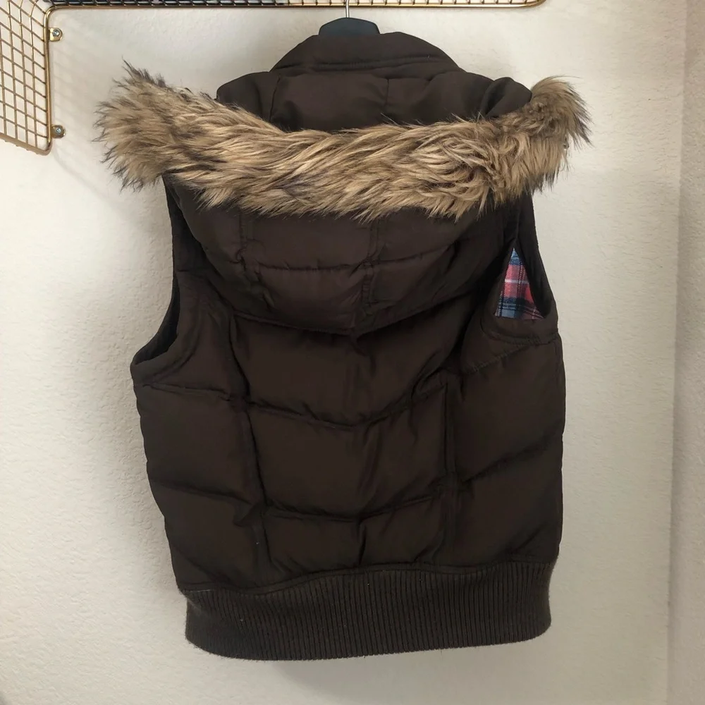 Hollister Red Plaid & Brown Puffer Vest w/ Detachable Fur Hood Size Large - Picture 5 of 14
